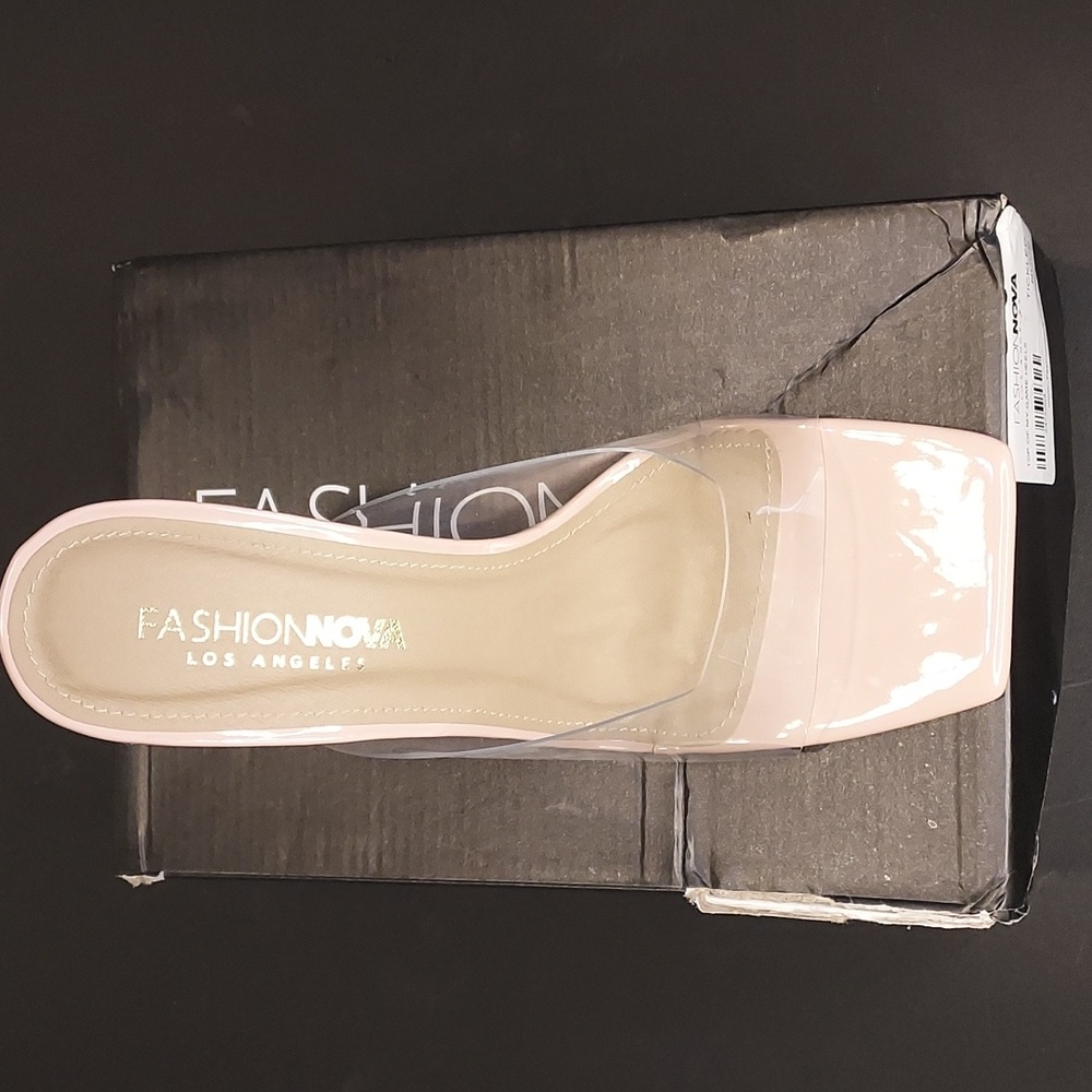 Nice pair of top of my game heels never worn size 7 colors nude